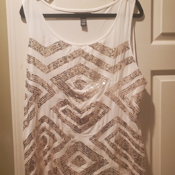 Top - Picture 1 of 1